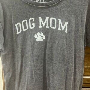 DOG MOM GRAPHIC TEE SIZE SMALL